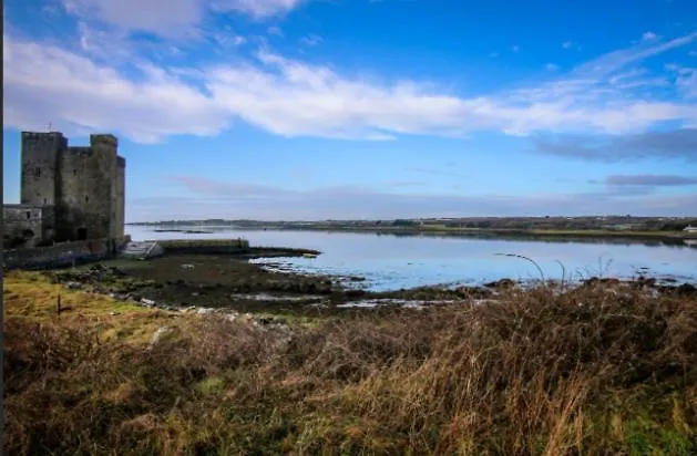 Oranmore Holiday Home